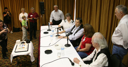 Following a panel discussion, Clint Walker’s fan club presented him a cake celebrating his 85th birthday.