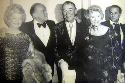 For whatever reason, Tony Curtis looks a little “peturbed” as he glances toward Dale Evans, Bob Hope, Roy Rogers and Delores Hope during the Viet Nam Veterans Salute to the USO dinner at the Century Plaza Hotel in Los Angeles on November 12, 1984. (Thanx to Bobby Copeland.)