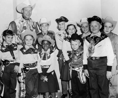 Roy with the winners of a 1957 HOUSTON (TX) CHRONICLE Roy Rogers 