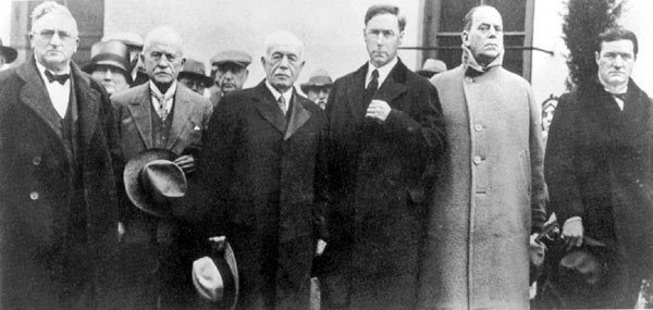 Honorary pallbearers for Wyatt Earp’s memorial service in January 1929. (L-R) W. J. Hunsaker (Earp’s attorney in Tombstone and noted L.A. attorney), George Parsons (member of Tombstone’s “Committee of Vigilance”), John Clum (former Tombstone mayor and editor of the TOMBSTONE EPITAPH), William S. Hart, Wilson Mizner (friend of Earp’s during the Klondike gold rush) and Tom Mix.