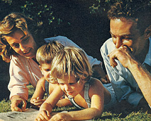 Marjorie Sloan and her husband Robert Loggia, aka Walt Disney’s “Elfego Baca”, with their children John and Tracey. They married in 1954.